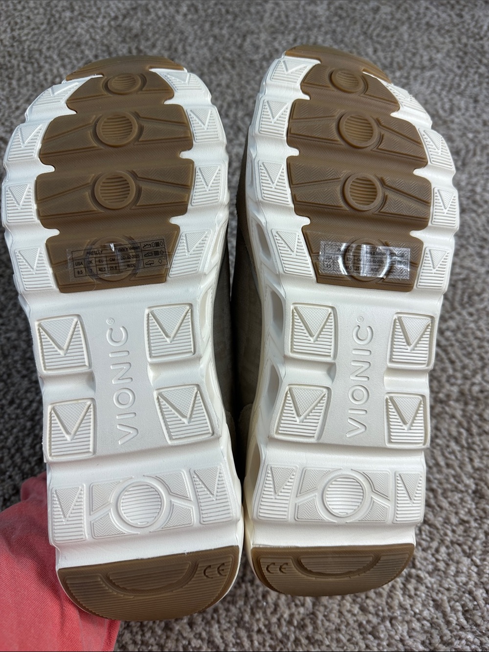Vionic Presley Sneakers - like new - Picture 3 of 6